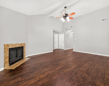 10038 Green Valley Lane - Photo Thumbnail 7