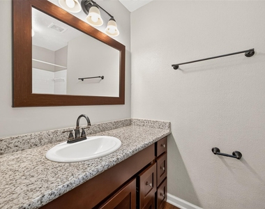 10038 Green Valley Lane - Photo Thumbnail 30