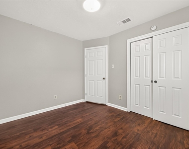 10038 Green Valley Lane - Photo Thumbnail 29