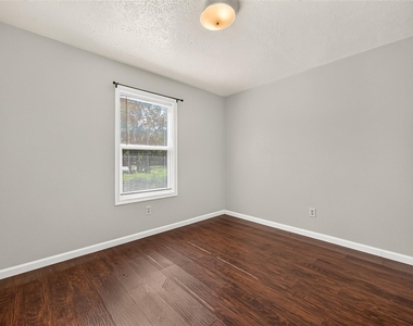10038 Green Valley Lane - Photo Thumbnail 18
