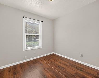 10038 Green Valley Lane - Photo Thumbnail 27