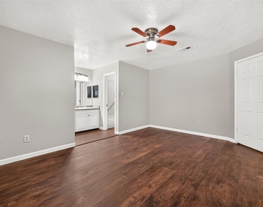 10038 Green Valley Lane - Photo Thumbnail 20