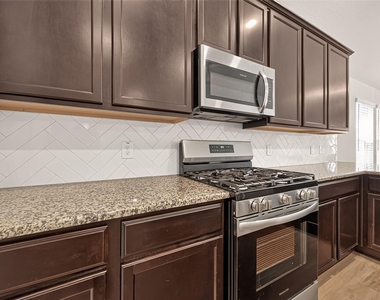 7423 Sunlit Harbor Drive - Photo Thumbnail 11