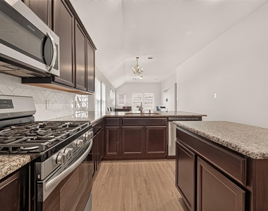 7423 Sunlit Harbor Drive - Photo Thumbnail 10