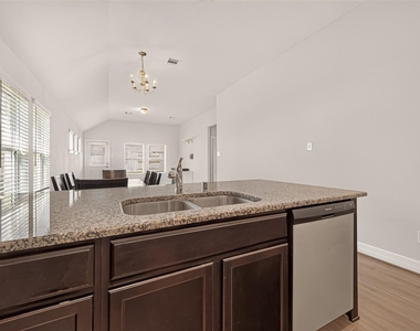 7423 Sunlit Harbor Drive - Photo Thumbnail 15