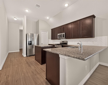 7423 Sunlit Harbor Drive - Photo Thumbnail 13