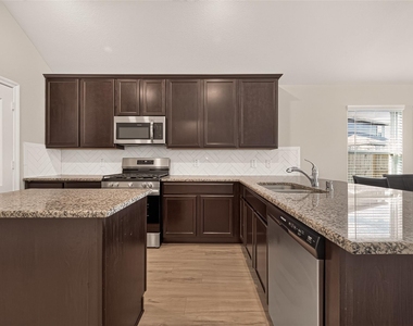 7423 Sunlit Harbor Drive - Photo Thumbnail 9