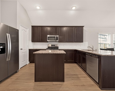 7423 Sunlit Harbor Drive - Photo Thumbnail 8