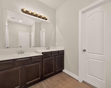 7423 Sunlit Harbor Drive - Photo Thumbnail 24