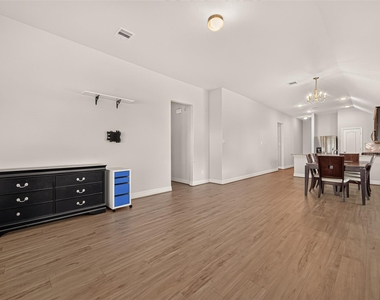 7423 Sunlit Harbor Drive - Photo Thumbnail 6