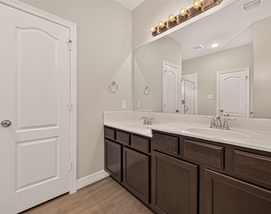 7423 Sunlit Harbor Drive - Photo Thumbnail 25