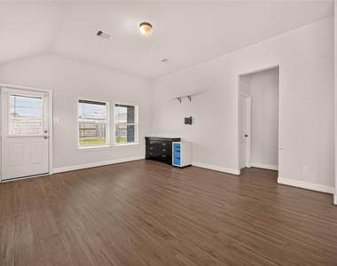 7423 Sunlit Harbor Drive - Photo Thumbnail 5