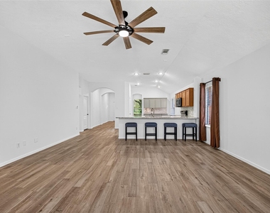 10627 Saratoga Square - Photo Thumbnail 21