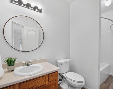 10627 Saratoga Square - Photo Thumbnail 24