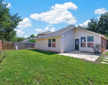 10627 Saratoga Square - Photo Thumbnail 43