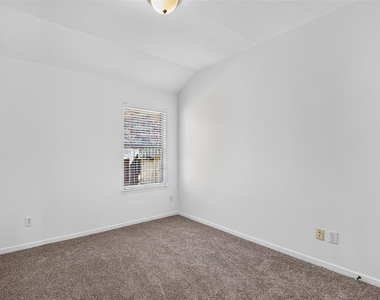 10627 Saratoga Square - Photo Thumbnail 26