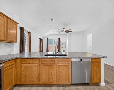 10627 Saratoga Square - Photo Thumbnail 13