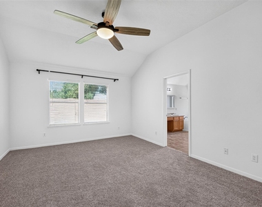 10627 Saratoga Square - Photo Thumbnail 31