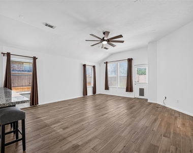 10627 Saratoga Square - Photo Thumbnail 17