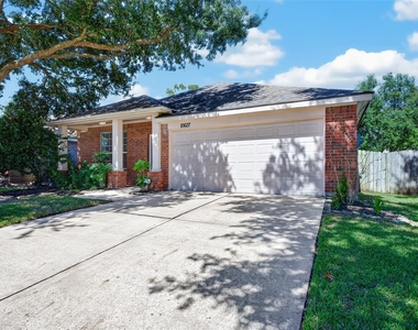 10627 Saratoga Square - Photo Thumbnail 1