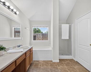 10627 Saratoga Square - Photo Thumbnail 35