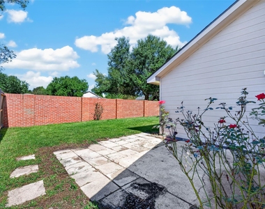 10627 Saratoga Square - Photo Thumbnail 41
