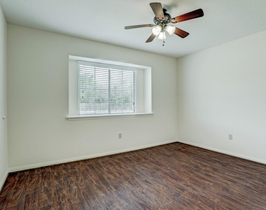 16711 N Wayne Lane - Photo Thumbnail 6