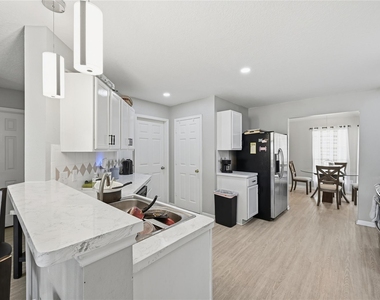 18215 Echo Mar Lane - Photo Thumbnail 7