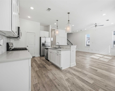 3369 Daphne Street - Photo Thumbnail 8