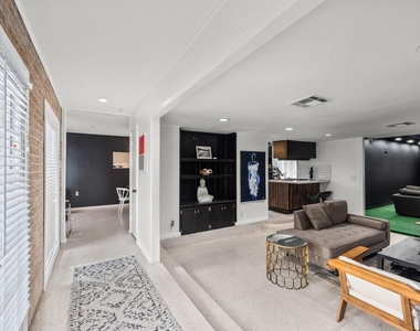 7902 Richmond Avenue - Photo Thumbnail 15