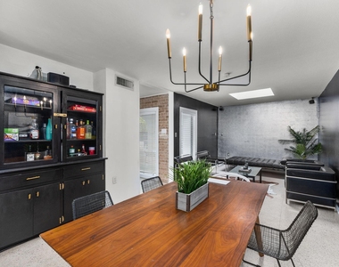7902 Richmond Avenue - Photo Thumbnail 7