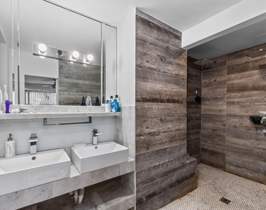 7902 Richmond Avenue - Photo Thumbnail 29