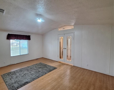 119 County Road 4534 - Photo Thumbnail 8