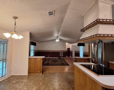 119 County Road 4534 - Photo Thumbnail 6