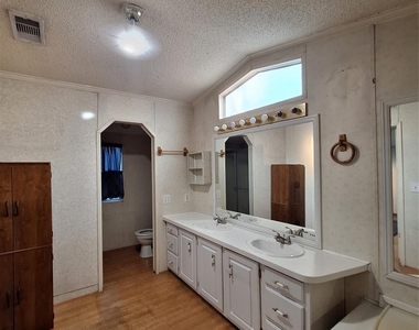 119 County Road 4534 - Photo Thumbnail 9