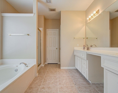 15919 Hurstfield Pointe Drive - Photo Thumbnail 22
