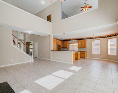 15919 Hurstfield Pointe Drive - Photo Thumbnail 15
