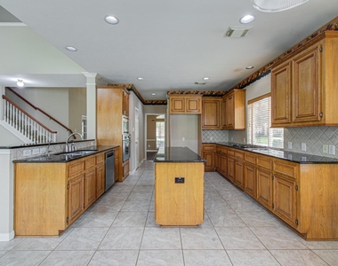 15919 Hurstfield Pointe Drive - Photo Thumbnail 10