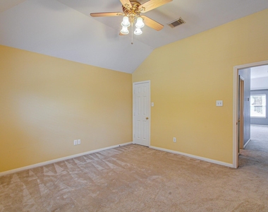 15919 Hurstfield Pointe Drive - Photo Thumbnail 36