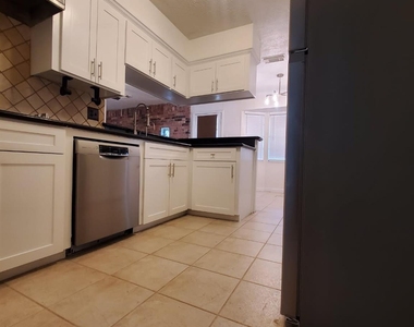 2010 S Palm Court - Photo Thumbnail 1