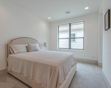 2516 Pease Street - Photo Thumbnail 24