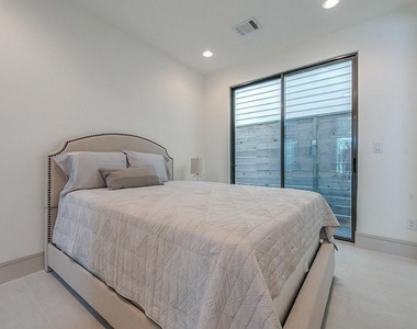 2516 Pease Street - Photo Thumbnail 9