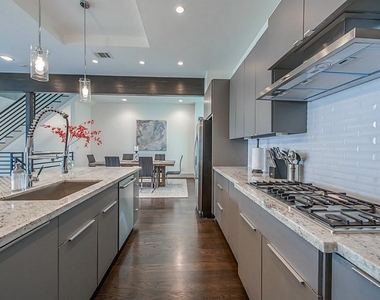 2516 Pease Street - Photo Thumbnail 3