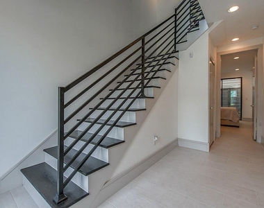 2516 Pease Street - Photo Thumbnail 16