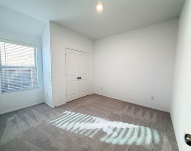 2023 Foxtail Creek Ct Crosby, Tx 77532 - Photo Thumbnail 10