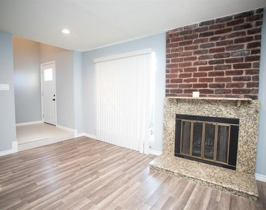 5821 Sunforest Dr - Photo Thumbnail 9