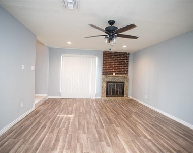 5821 Sunforest Dr - Photo Thumbnail 11