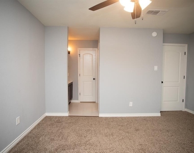 5821 Sunforest Dr - Photo Thumbnail 15