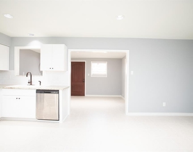 5821 Sunforest Dr - Photo Thumbnail 1