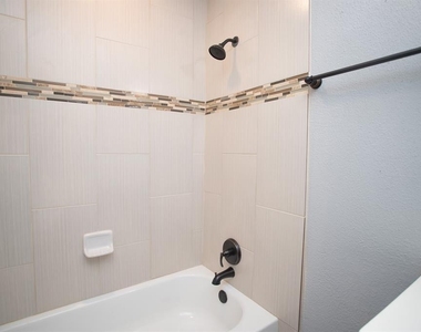 5821 Sunforest Dr - Photo Thumbnail 21